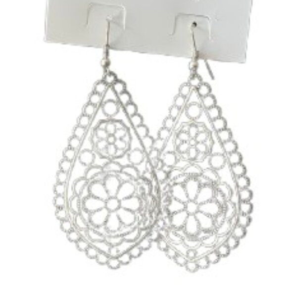 Big Earrings Bundle - 6 Sets - Picture 3 of 8